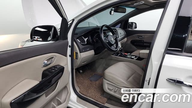 Kia All New Carnival Prestige, 2015 10