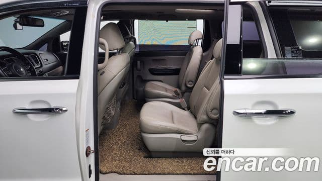 Kia All New Carnival Prestige, 2015 11