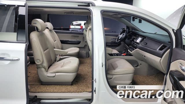 Kia All New Carnival Prestige, 2015 12
