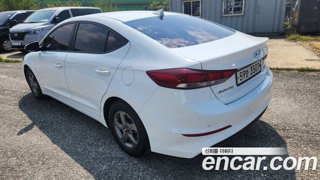 Hyundai Avante AD 1.6 e-VGT Smart, 2016 4