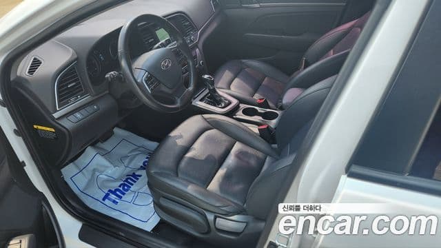 Hyundai Avante AD 1.6 e-VGT Smart, 2016 7