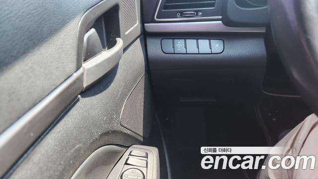 Hyundai Avante AD 1.6 e-VGT Smart, 2016 15