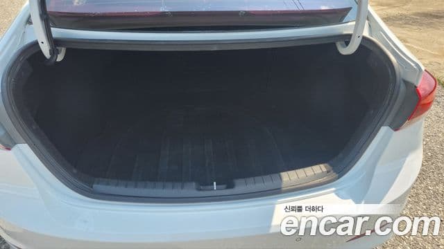 Hyundai Avante AD 1.6 e-VGT Smart, 2016 16