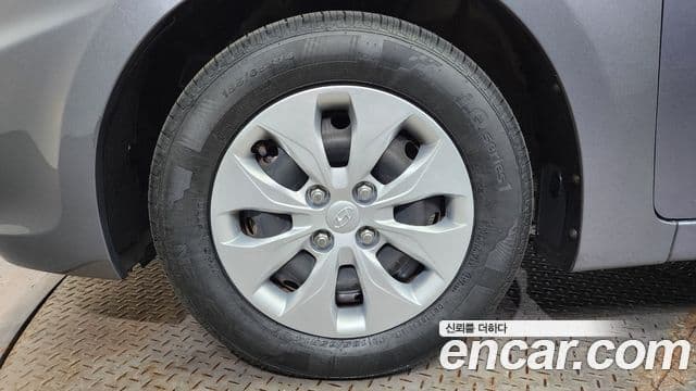 Hyundai Accent(новый кузов / новое поколение) 1.4 VVT Smart, 2016 все фото