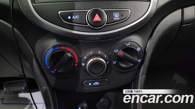 Hyundai Accent(новый кузов / новое поколение) 1.4 VVT Smart, 2016 19