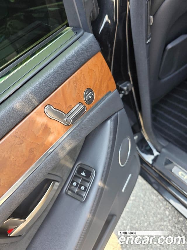 KG모빌리티(SsangYong) 뉴체어맨 W Prestige, 2014 6