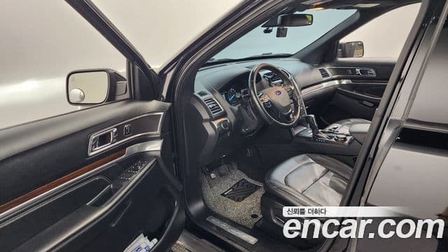 Ford Explorer 5세대, 2017 10