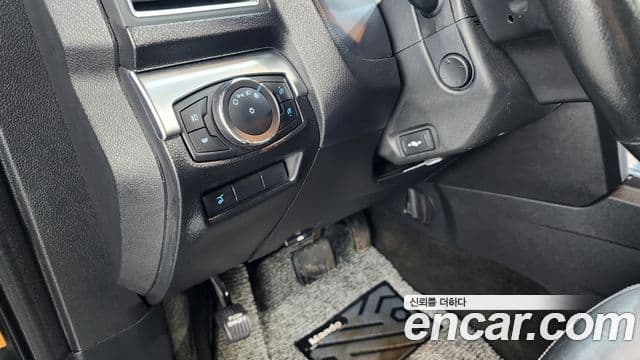 Ford Explorer 5세대, 2017 14