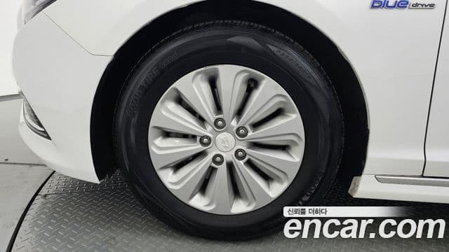 Hyundai LF Sonata гибрид Modern, 2016 все фото