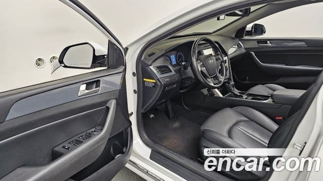 Hyundai LF Sonata гибрид Modern, 2016 10