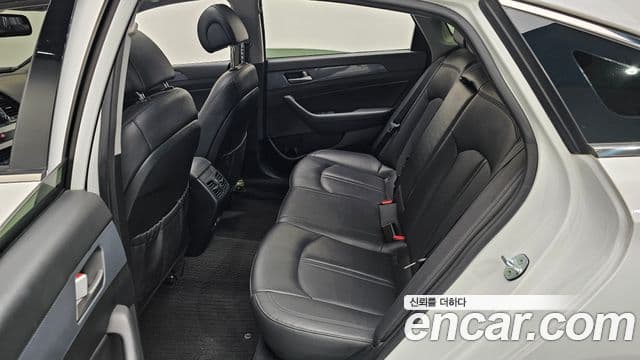 Hyundai LF Sonata гибрид Modern, 2016 12