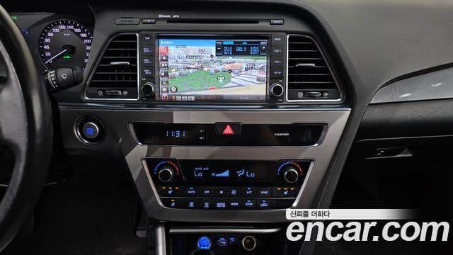 Hyundai LF Sonata гибрид Modern, 2016 14