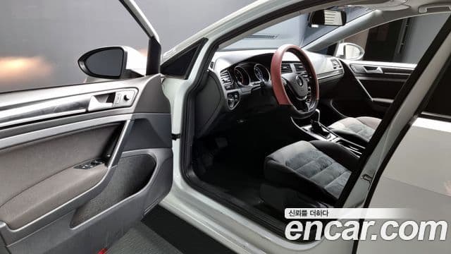 Volkswagen Гольф 7세대, 2015 10