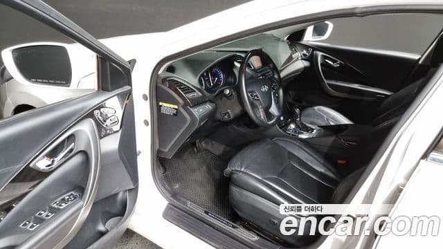 Hyundai Grandeur HG Modern, 2015 11