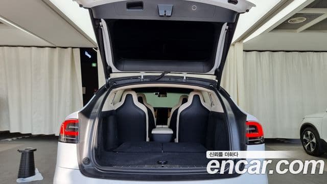 Tesla модель X, 2018 20