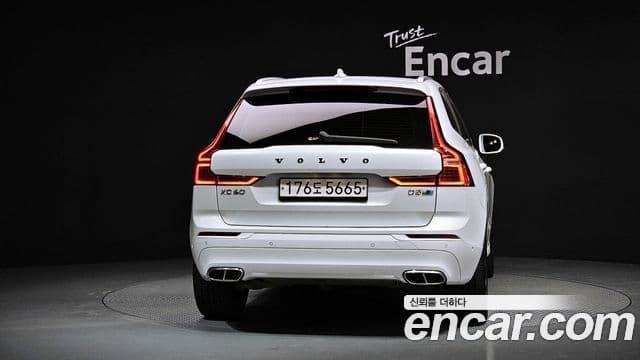 Volvo XC60 2세대 D5 Inscription, 2020 4