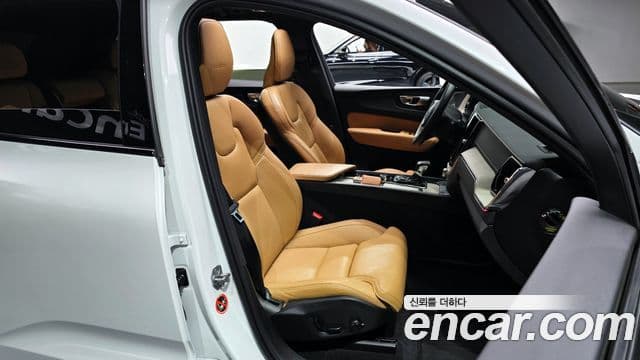 Volvo XC60 2세대 D5 Inscription, 2020 10