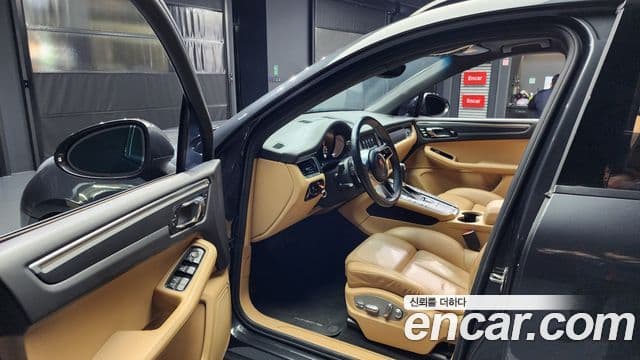 Porsche Macan 95B, 2017 10