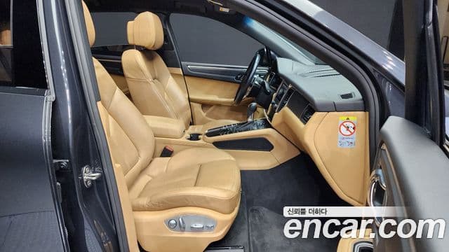 Porsche Macan 95B, 2017 11