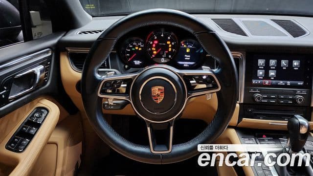 Porsche Macan 95B, 2017 13