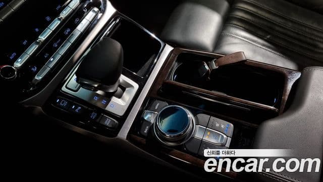 Genesis EQ900 Luxury, 2016 9