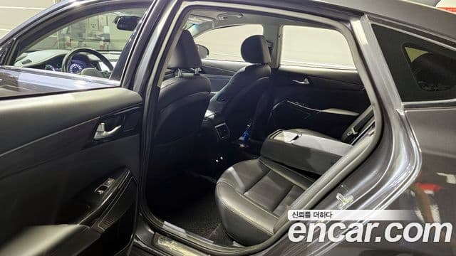 Kia K7 Premier гибрид Prestige, 2020 11