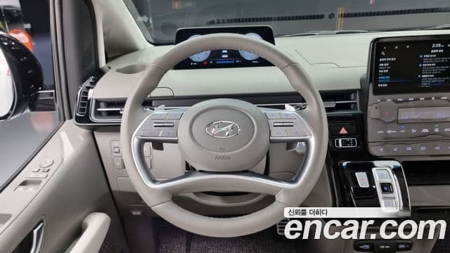 Hyundai Staria Inspiration, 2024 13