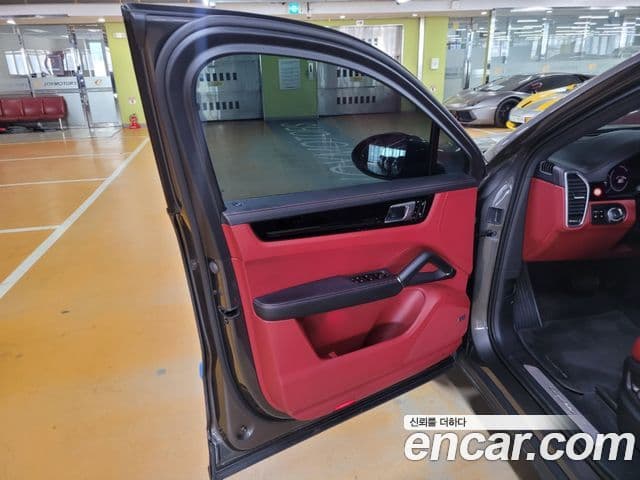 Porsche Cayenne (PO536) 3.0 купе, 2021 9