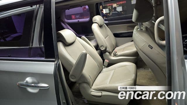 Kia All New Carnival Prestige, 2015 12