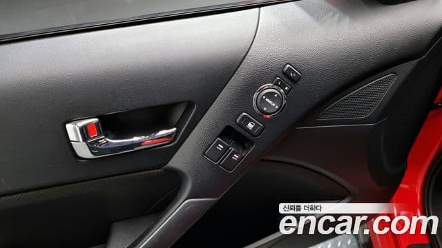 Hyundai Genesis купе 200 турбо P, 2009 17