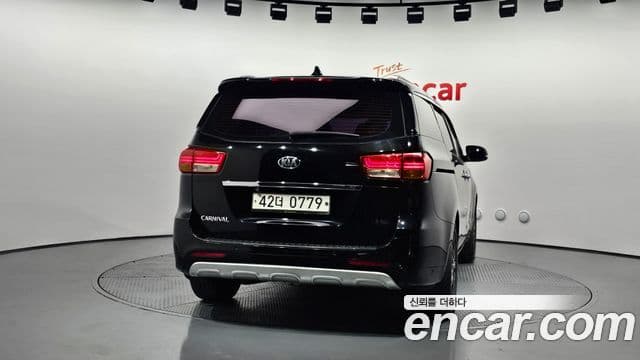 Kia All New Carnival Noblesse, 2016 4