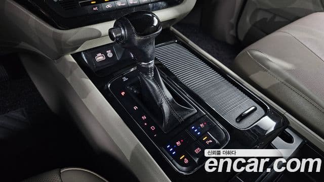 Kia All New Carnival Noblesse, 2016 9