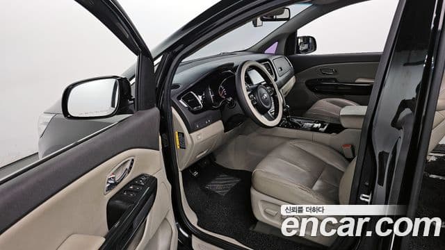 Kia All New Carnival Noblesse, 2016 10
