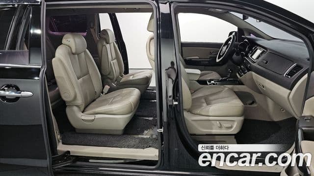 Kia All New Carnival Noblesse, 2016 11