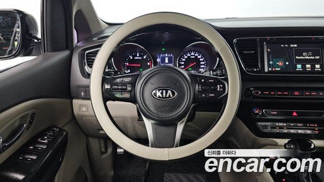 Kia All New Carnival Noblesse, 2016 13
