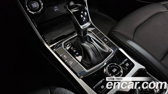 KG모빌리티(SsangYong) Beautiful Korando бензин 1.5 2WD C7, 2024 9