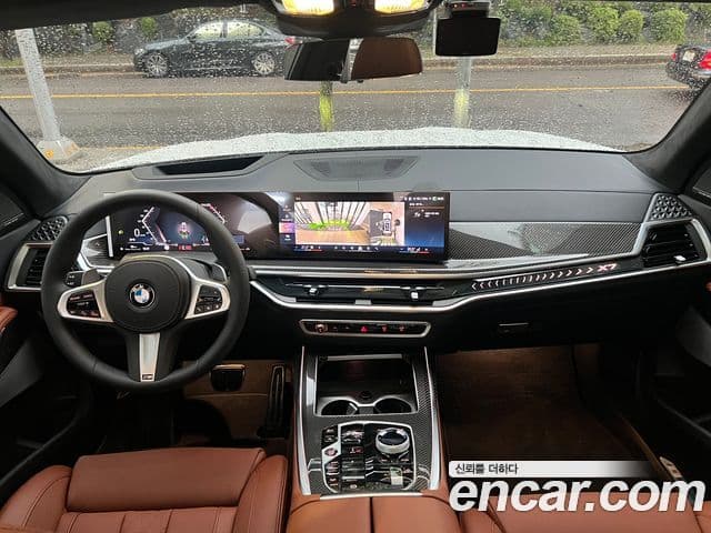 BMW X7 (G07) xDrive 40i M Sport 6인승, 2025 7