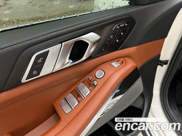 BMW X7 (G07) xDrive 40i M Sport 6인승, 2025 9
