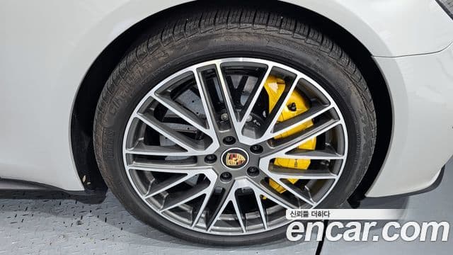 Porsche Panamera (971) 4.0 турбо S, 2023 все фото