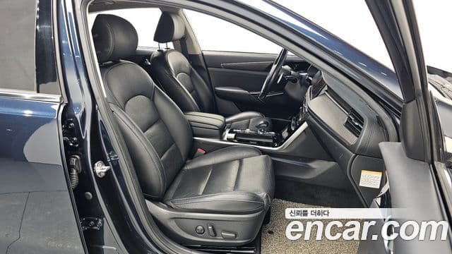 Kia K7 Premier гибрид Noblesse, 2020 11