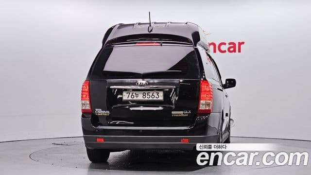 Kia Carnival R Premium, 2013 4