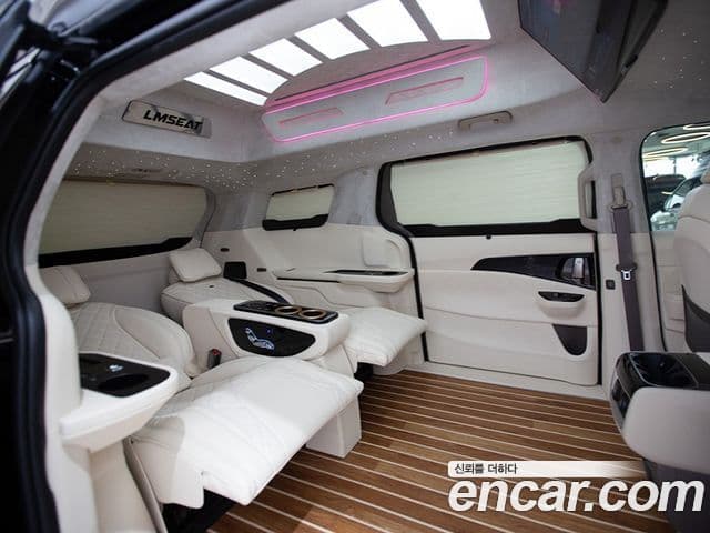 Kia Carnival 4세대 9인승 High Limousine(компания по спецнадстройкам), 2023 11