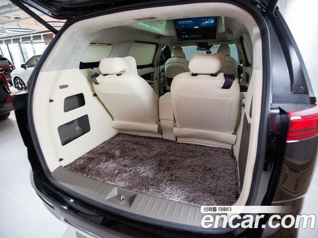Kia Carnival 4세대 9인승 High Limousine(компания по спецнадстройкам), 2023 17