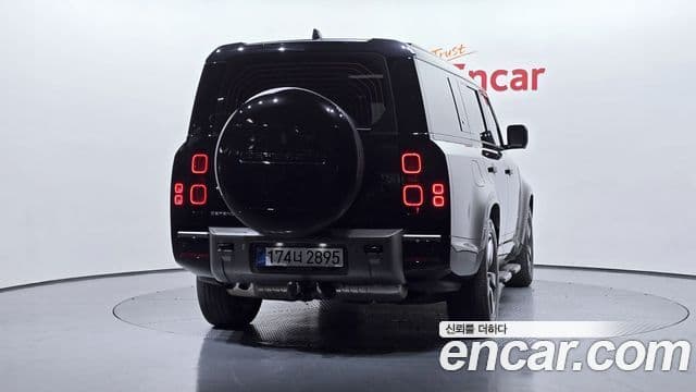 Land Rover Defender (L663) 130 D300 X-Dynamic HSE, 2024 4