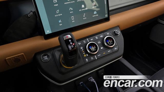 Land Rover Defender (L663) 130 D300 X-Dynamic HSE, 2024 9