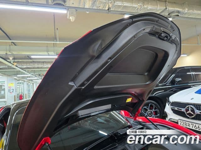 Ferrari SF90 스트라달레, 2021 14