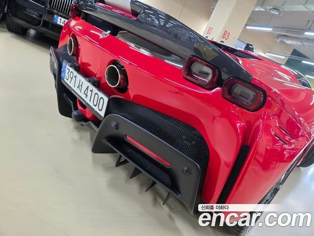 Ferrari SF90 스트라달레, 2021 17