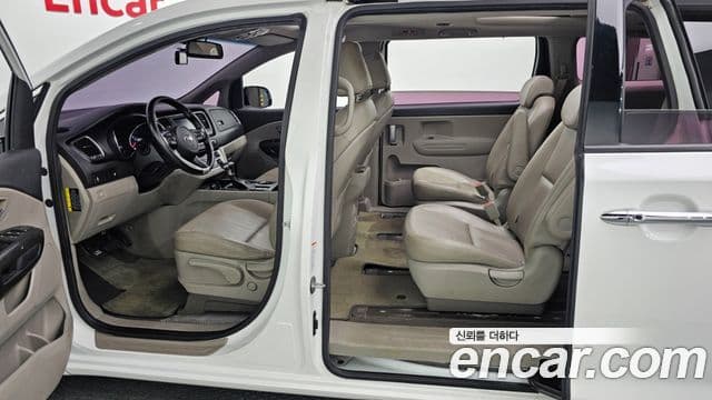 Kia The / новый New Carnival Luxury, 2019 10