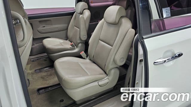 Kia The / новый New Carnival Luxury, 2019 12