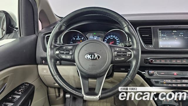 Kia The / новый New Carnival Luxury, 2019 13